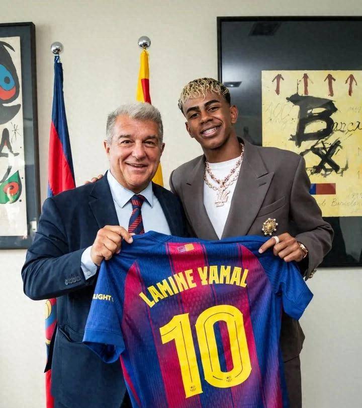 16岁！亚马尔成巴萨新10号，续约至2031年，他想走出自己的路