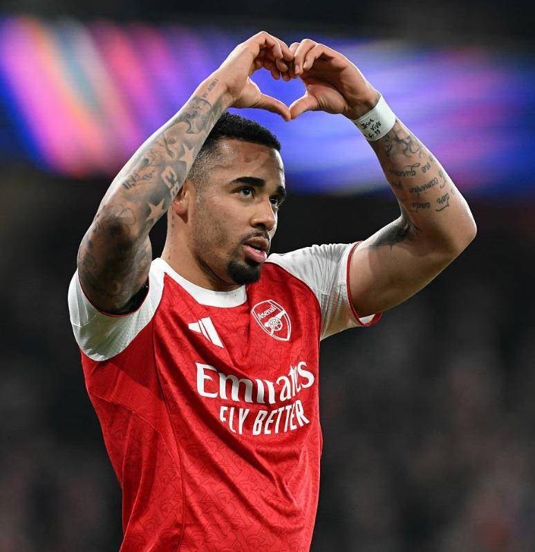 埃泽助攻双响热苏斯造2球，阿森纳4-0晋级足总杯16强，刷爆英超纪录